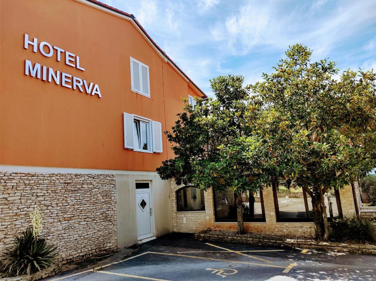 Hotel Minerva เมดูลิน ภายนอก รูปภาพ